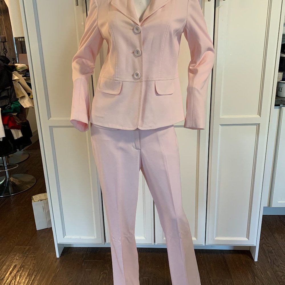 size 6 arveda soft pink pant suit
